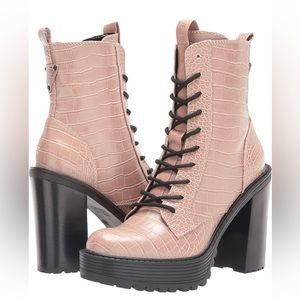 GUESS Women's Kaniela Ankle Boot